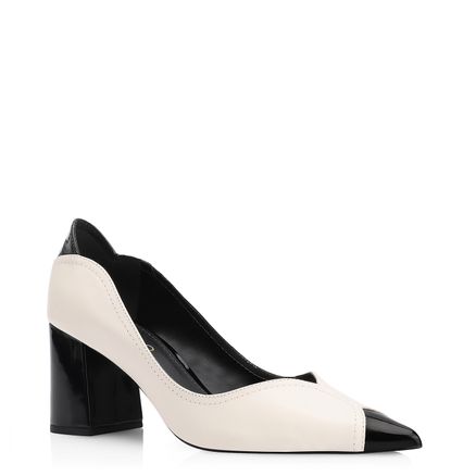 Scarpin - Couro Off White/Verniz Preto